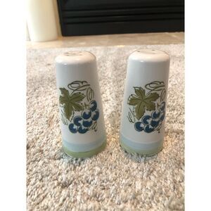 Grape and Leaves Themed Cream Colored Salt and Pepper Shakers